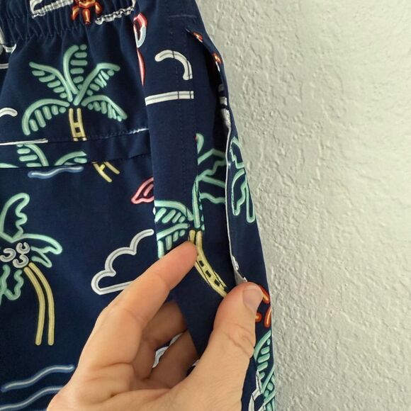 Chubbies The Neon Lights Classic Swim Trunks 7" in Navy Graphic - Large - Picture 9 of 9